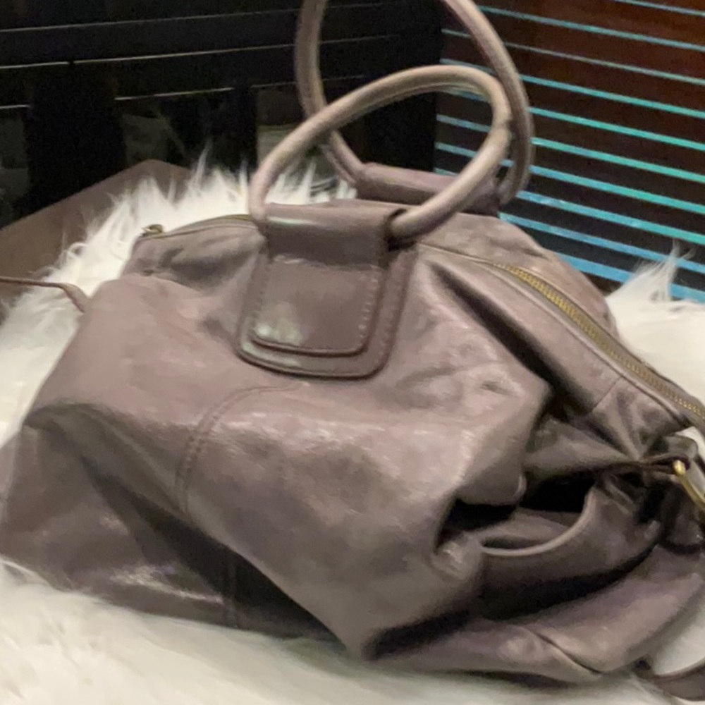 Hobo Shelia Bag. Light gray. Good condition.soft leather. Smoke free